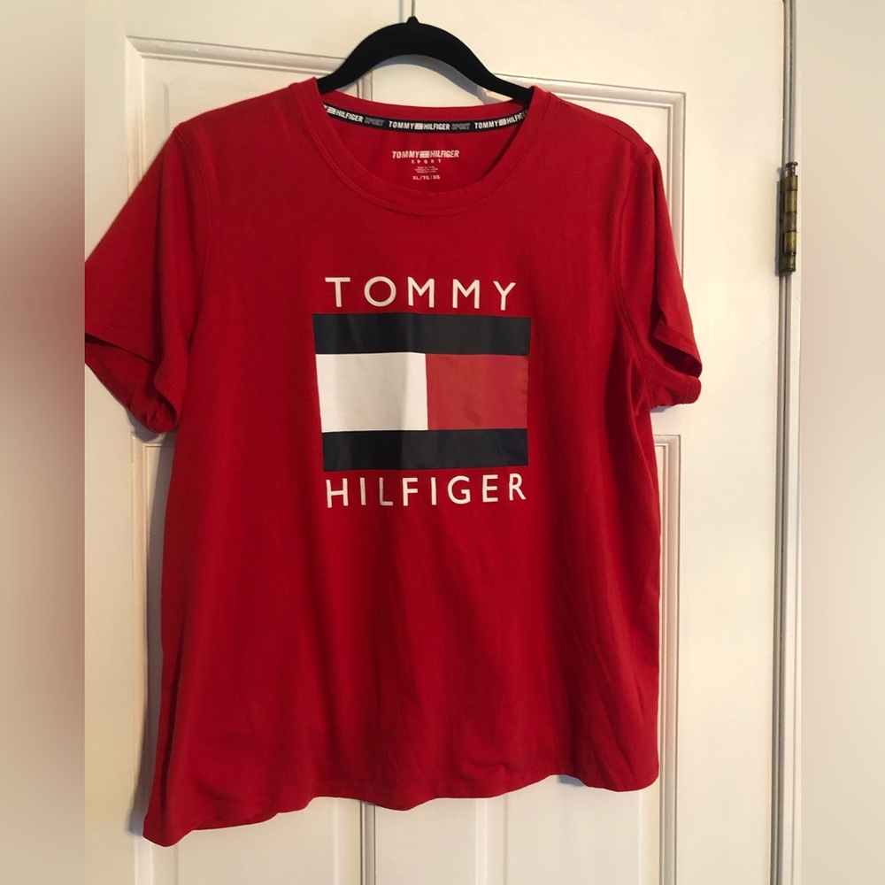 Juniors xlarge Tommy Hilfiger tshirt